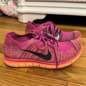 Nike Women’s Pink Flyknit Running Shoes women’s 6.5